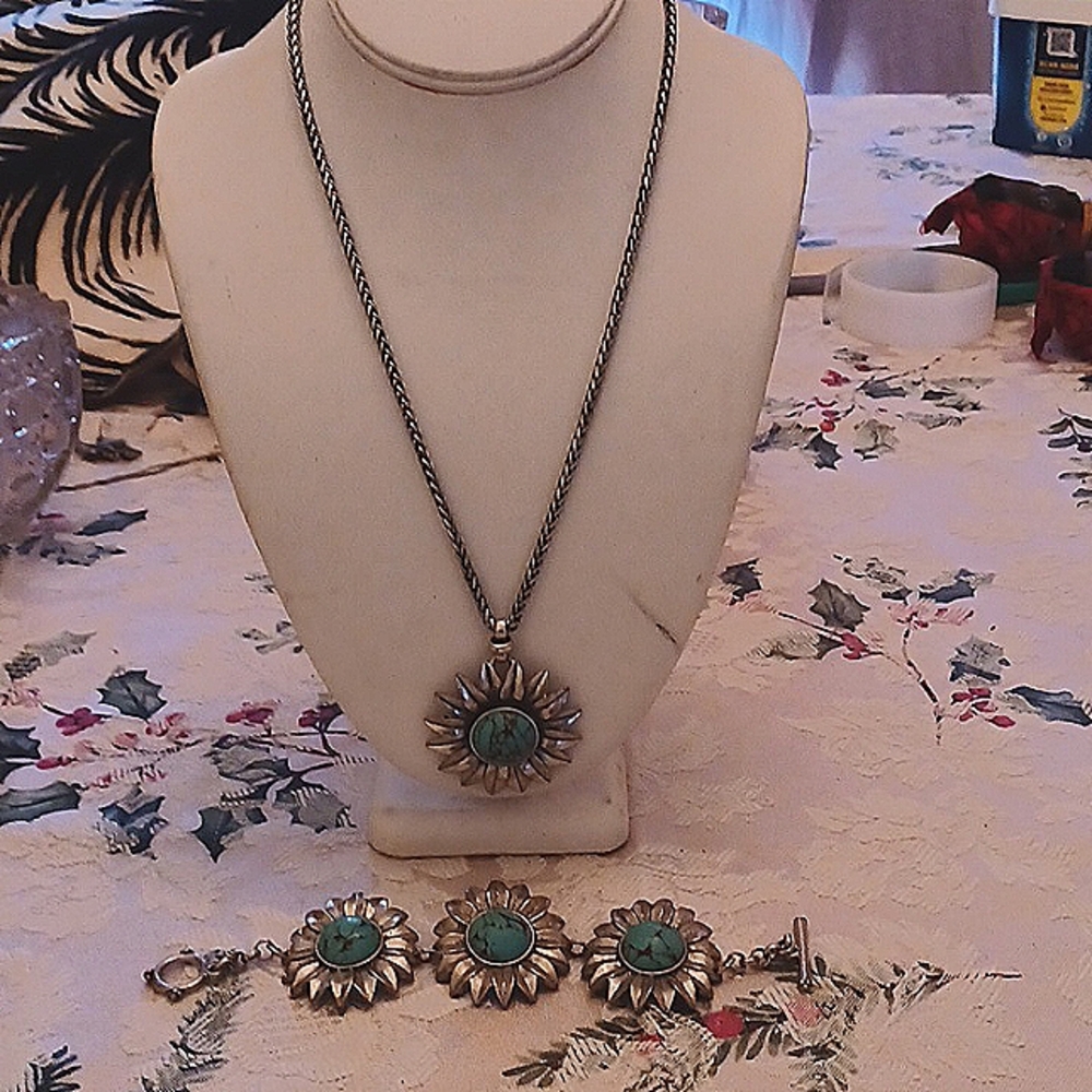 Lucky Brand long neckless & bracelet with turquoise